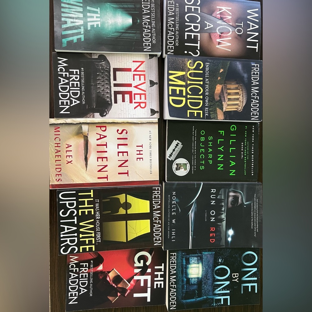 📚BUNDLE OF 10 THRILLER NOVELS📚